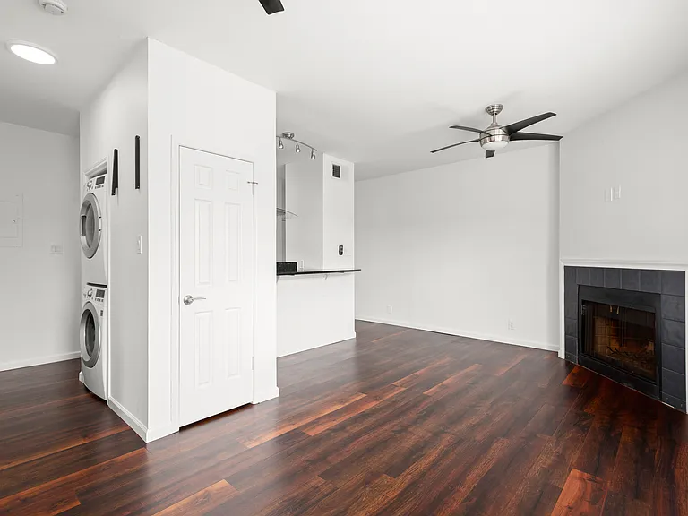 2414 Longview St #307 — Photo 6