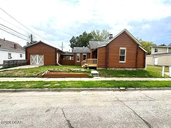 816 W 3rd St, Joplin, MO 64801