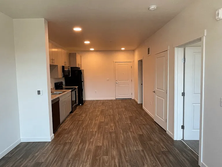 Academy Heights Apartments — Photo 16