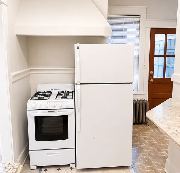 921 Park Ave #6 — Photo 1