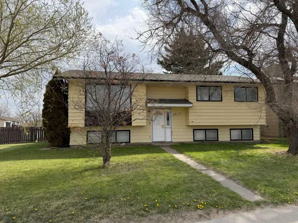 3917 W 52nd St, Taber, AB T1G 1B7