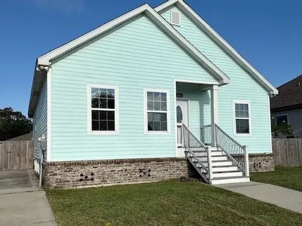 3808 Dominique Dr, Chalmette, LA 70043
