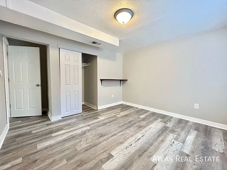 331 N Columbine St #D — Photo 11