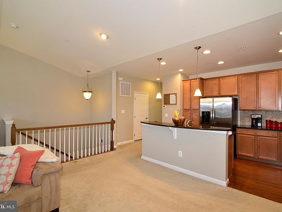 3rd image of 24662 Hutchinson Farm Dr