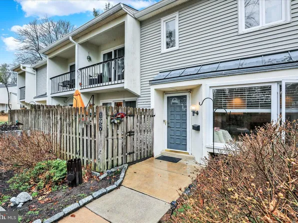 197 E Chelsea Cir, Newtown Square, PA 19073