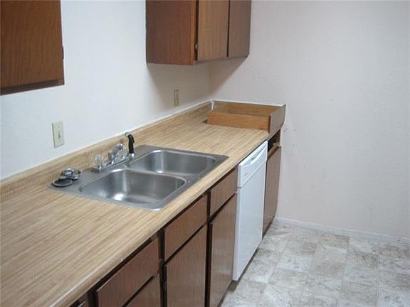 5th image of 611 McQueary St