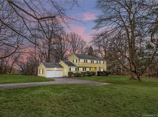 148 E Rocks Rd, Norwalk, CT 06851