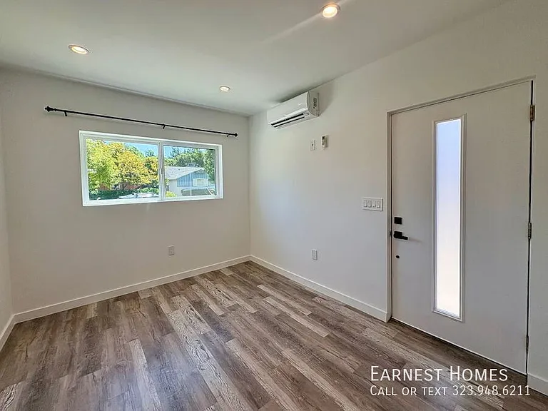 8045 Darby Ave #3 — Photo 4