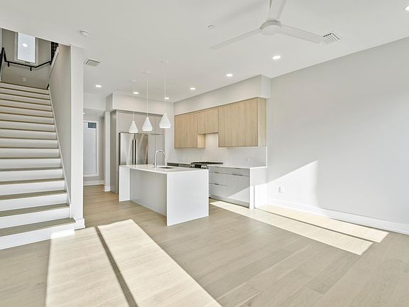 4th image of 368 6th St S