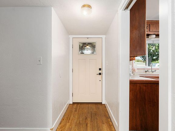 5th image of 4467 N Bond Ave