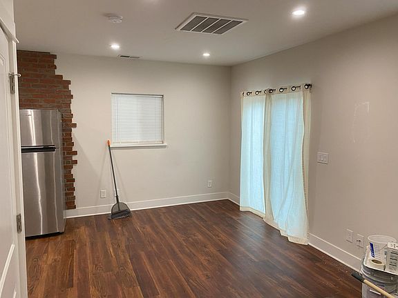 3rd image of 1524 W 5th St #1