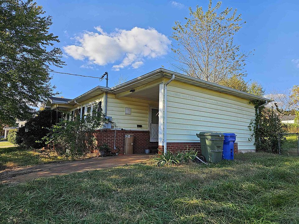 2nd image of 266 Georgia St