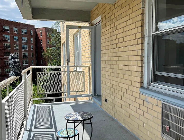 23-50 Waters Edge Dr #4P — Photo 18