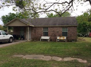 309 Morton Ave, Palacios, TX 77465
