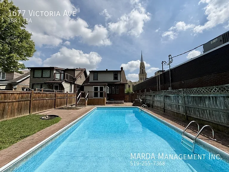 1677 Victoria Ave — Photo 72