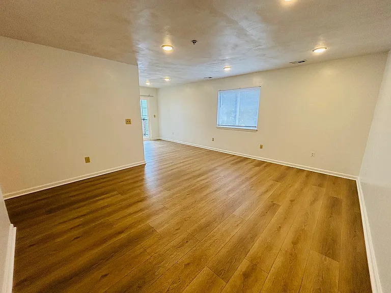 927AB - 410 Houston St. - DM — Photo 117