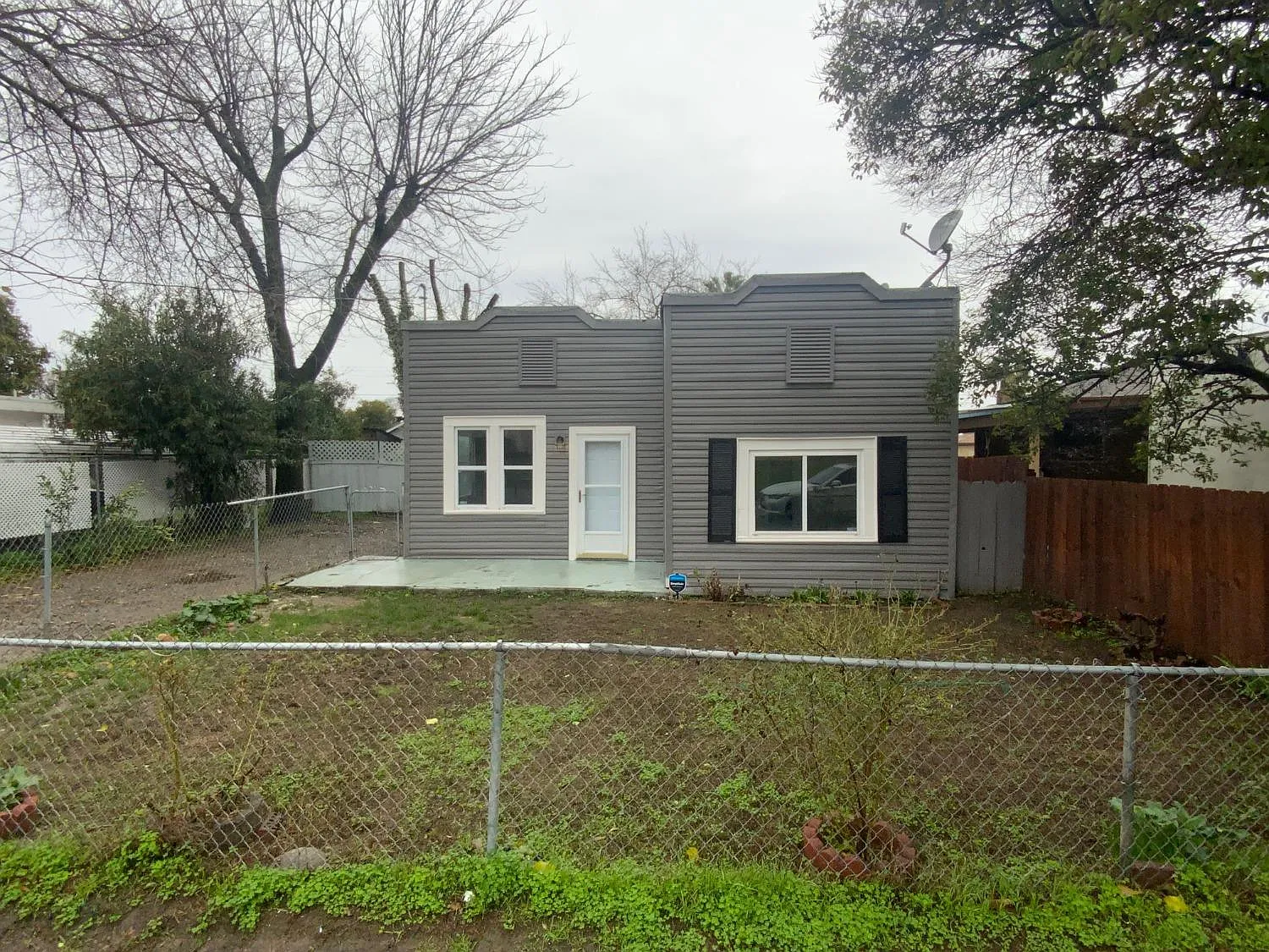 1829 Auto Ave photo 1