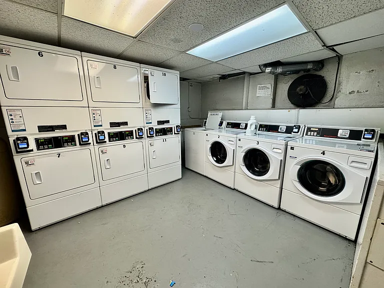 6 Sutherland Rd #3 — Photo 15