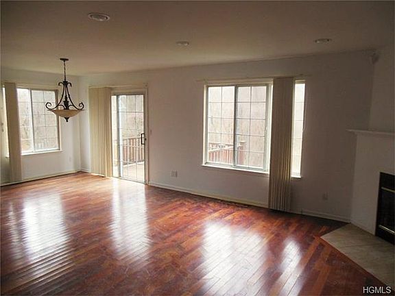 2nd image of 701 Ashford Cir