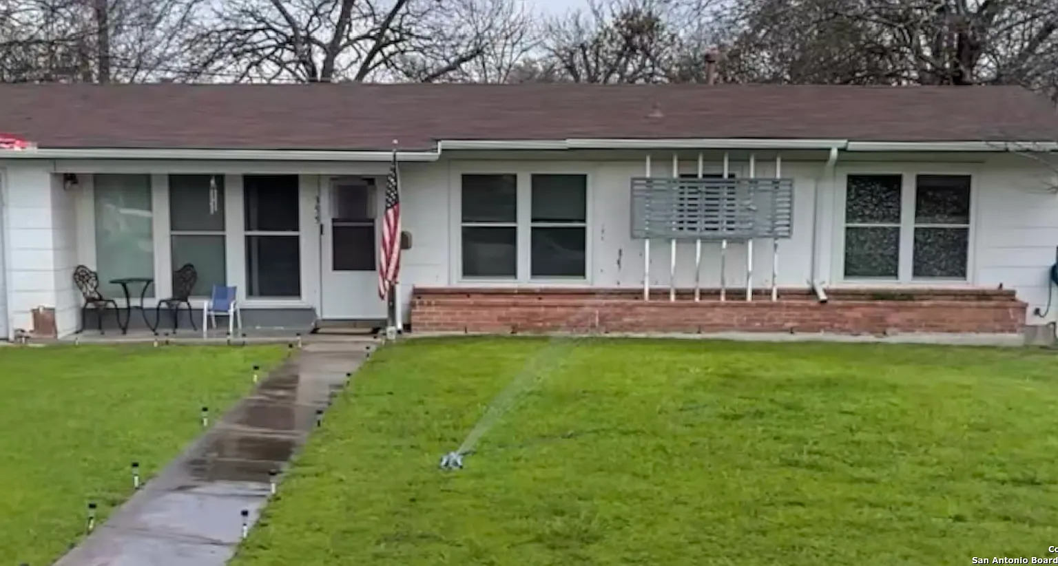 355 Cresham Dr. — Photo 1