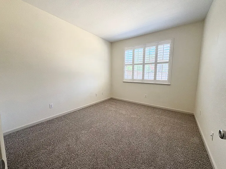 5454 Gold Creek Cir — Photo 11