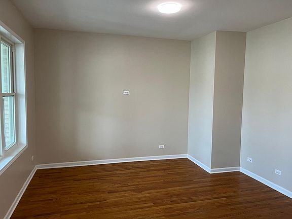 3rd image of 4916 W Hutchinson St Unit 2