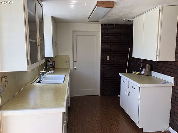 4th image of 1005 Flanagan Ave