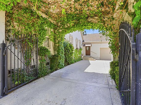 5th image of 3019 E Ruby Hill Dr