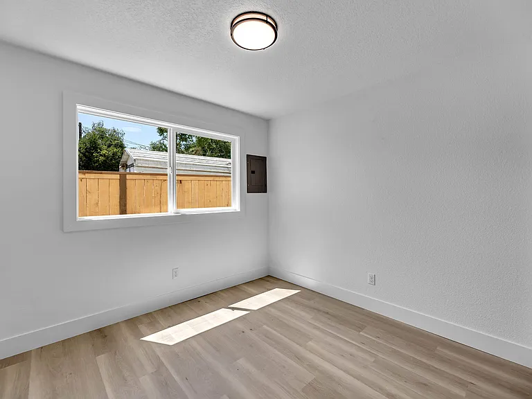 10701 NE 59th St #A — Photo 17