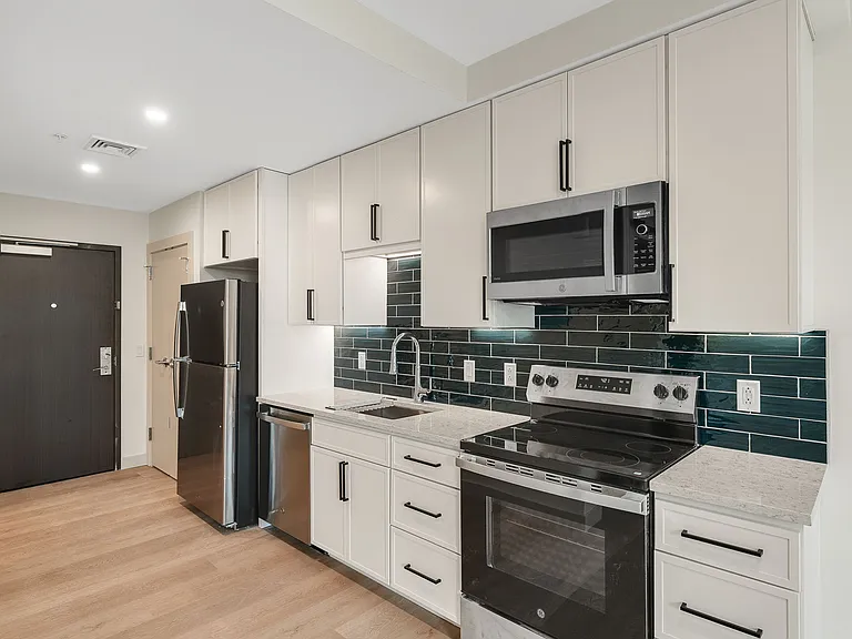 Bank Street Apartments — Photo 50