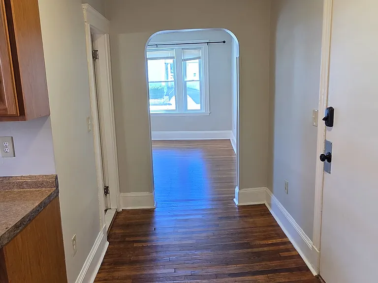 30 Franklin St #9 — Photo 6