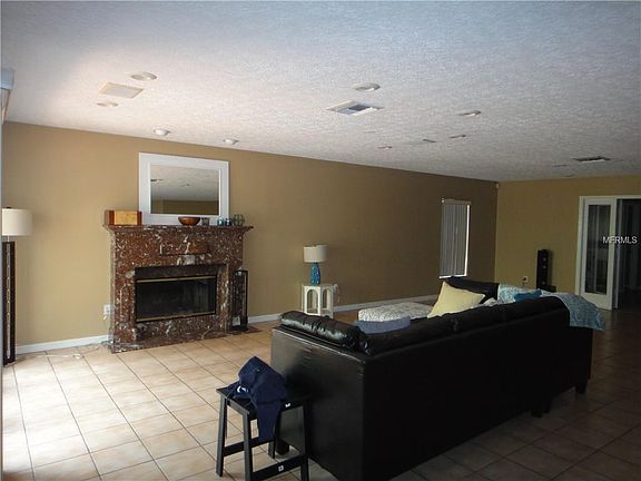 3rd image of 2924 W Knights Ave