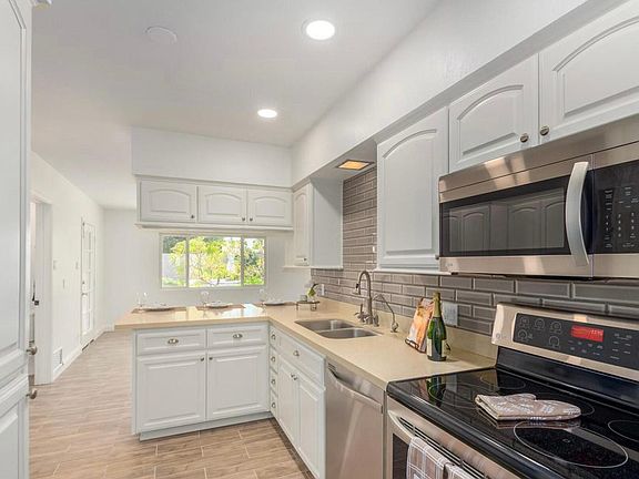 A lot of kitchen storage