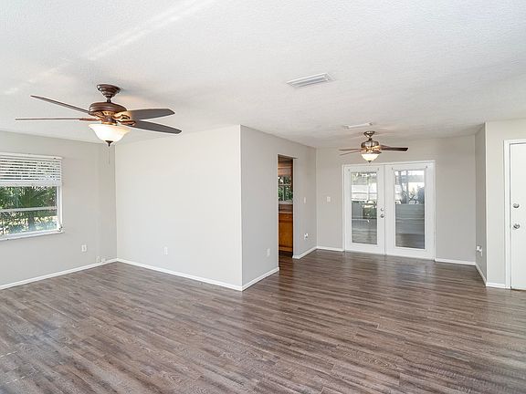 2nd image of 61 Catalina Cir