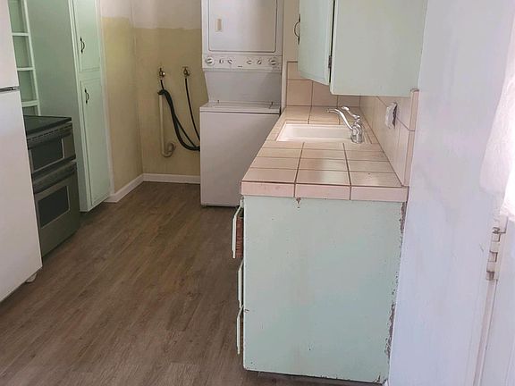 5th image of 4360 73rd St