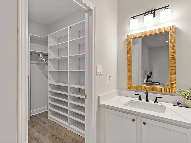 6001 Winterpointe Ln #102 — Photo 36