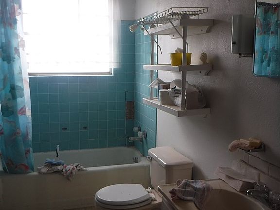 5th image of 2802 Largo Dr