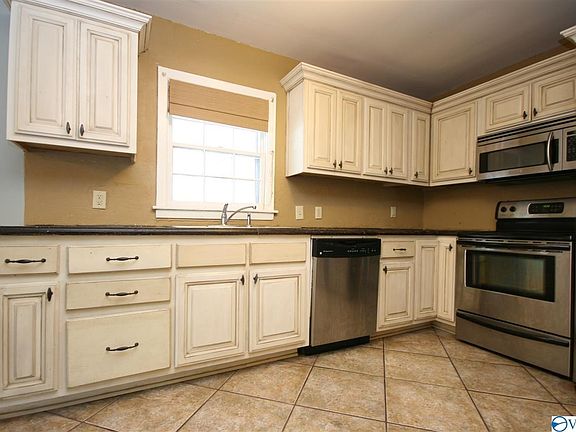 5th image of 510 Warner St NW