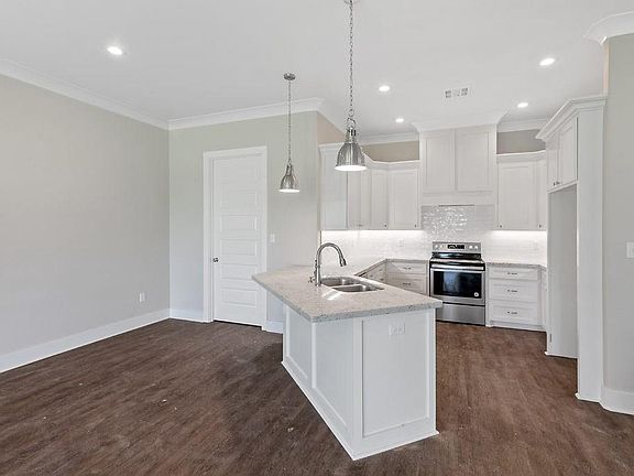 4th image of 1721 Pelican Dr