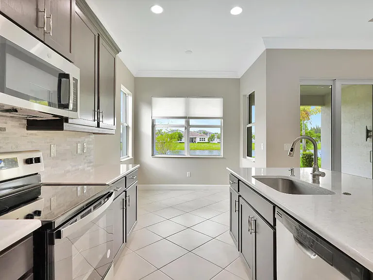 15684 Goldfinch Cir — Photo 8