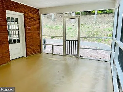 2305 N Vermont St — Photo 11