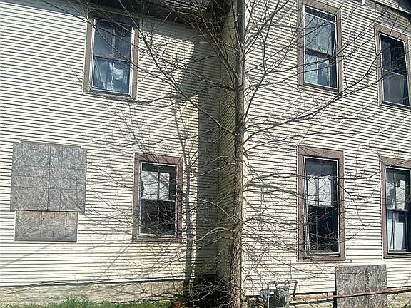 2nd image of 390 E Main St