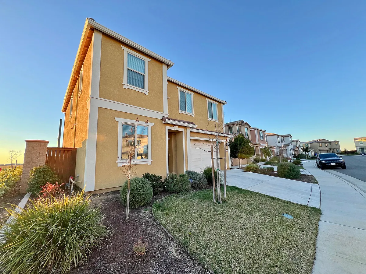 Building Photo - 10408 Cello Way