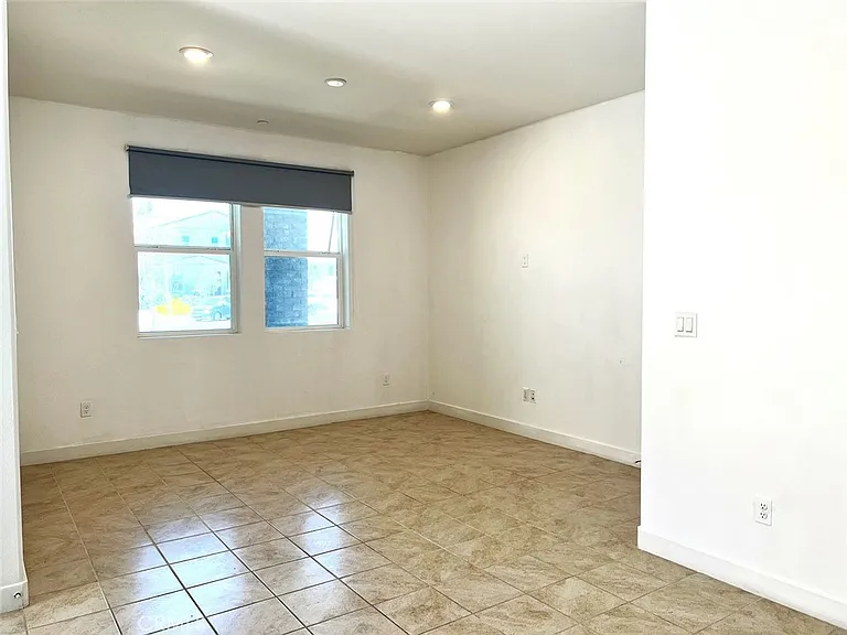 2437 Crater Ave — Photo 3