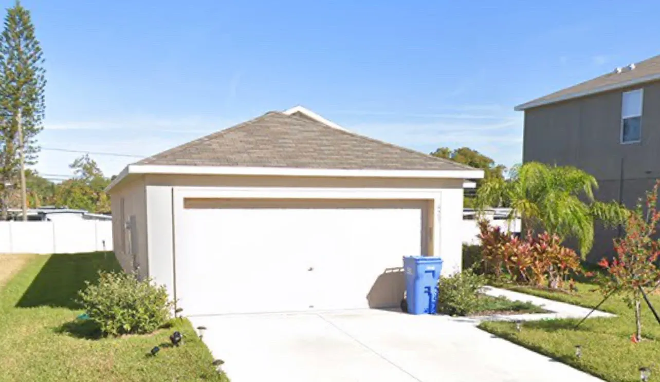 3 bed, 1270 sqft, $2,100 — Photo 4