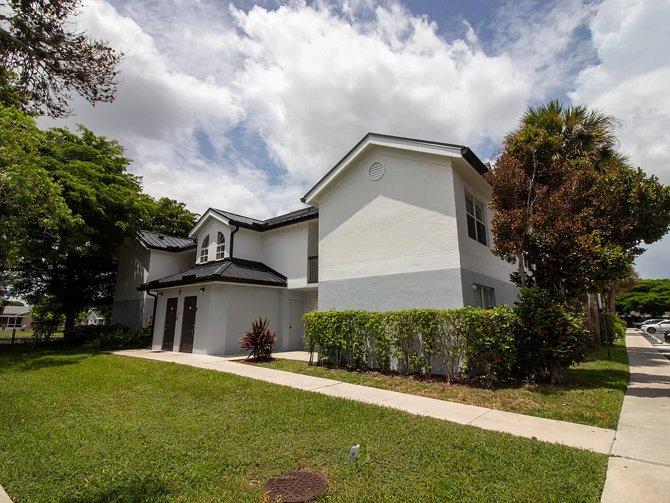7610 Westwood Dr #102
