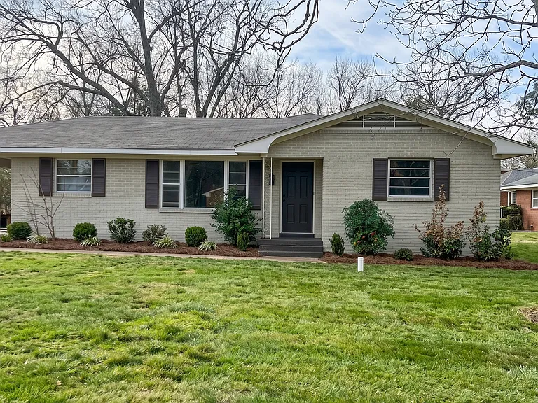1388 Adrian Ln — Photo 1