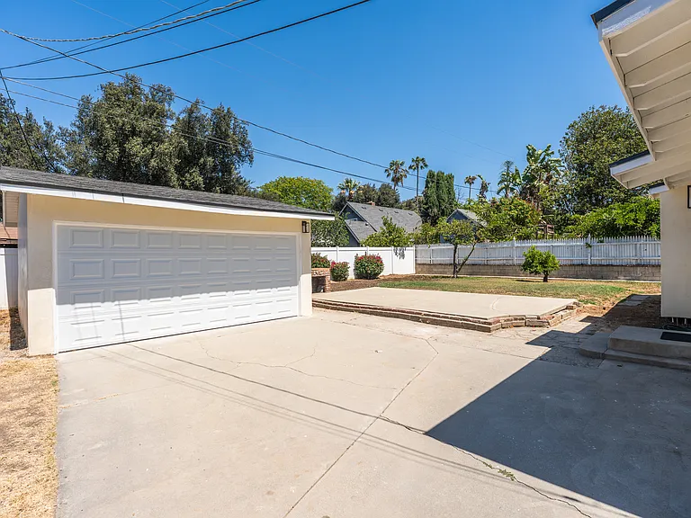 3005 Bautista St — Photo 8