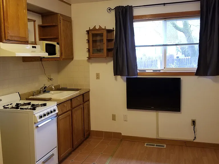 11695 SW Greenburg Rd #1 — Photo 12