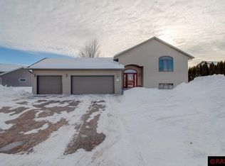 344 Cardinal Dr, Mankato, MN 56001